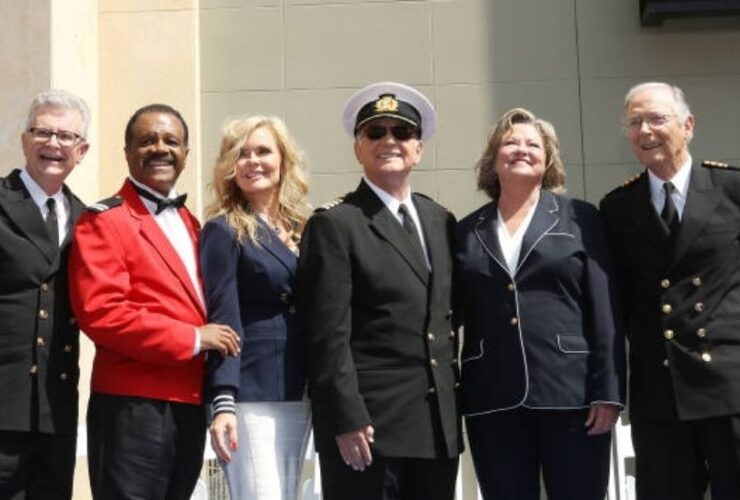 lauren tewes net worth